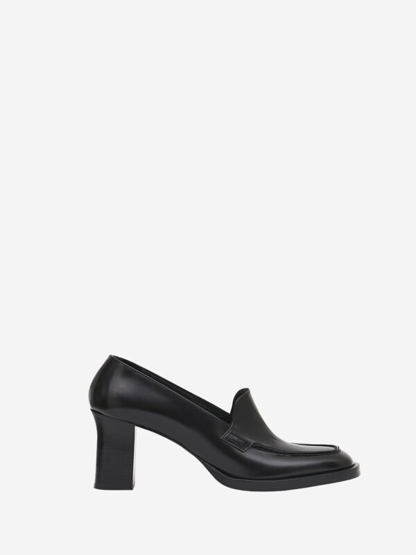 Moccasin-style pumps with chunky heel and leather sole